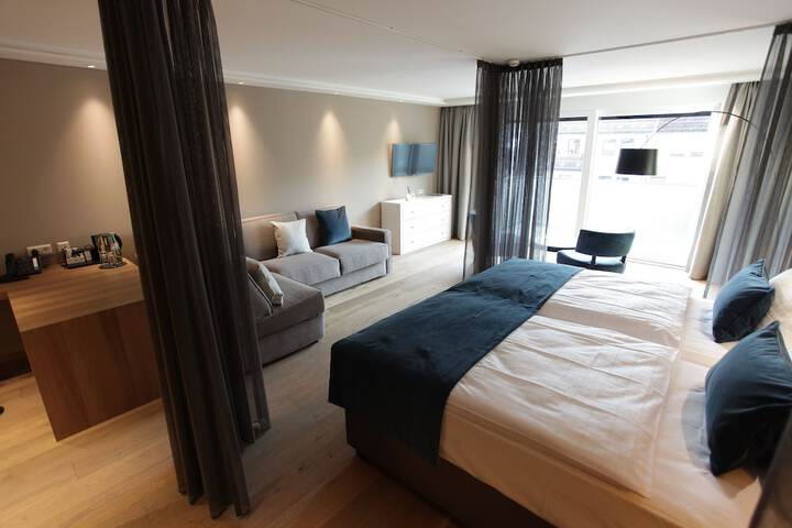 Room 12 of 51