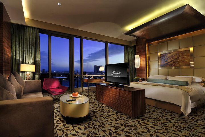 Room 22 of 213