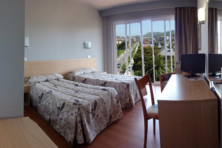 Room 9 of 40