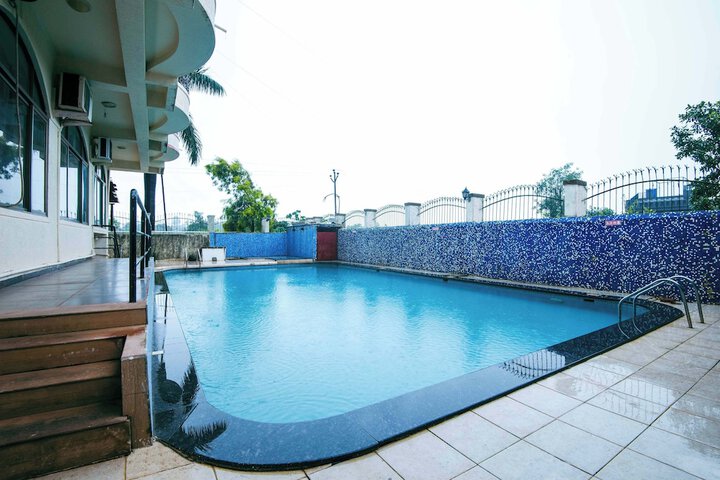 Pool 22 of 44