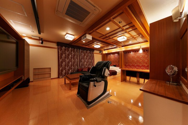 Room 5 of 46