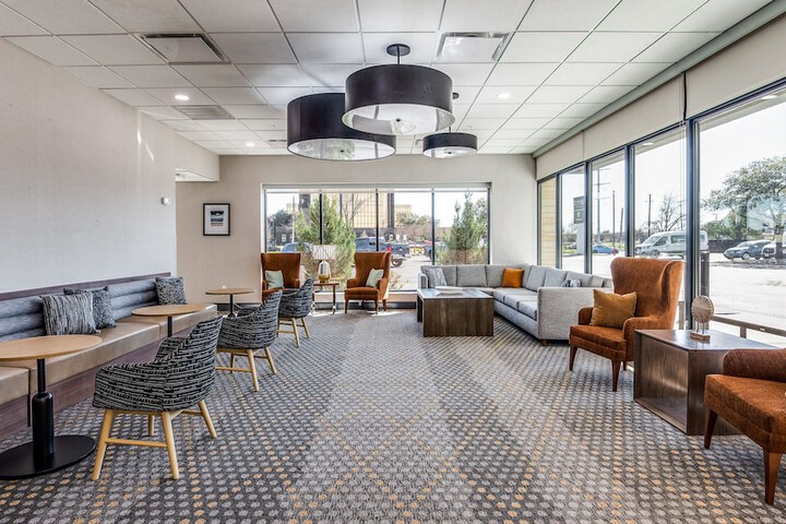 Hotel 72 of 74