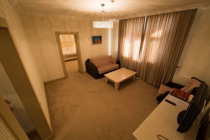 Room 24 of 52