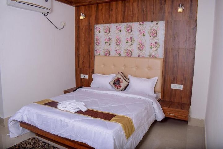 Room 16 of 35
