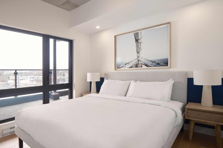 303 3rd Floor 1 Bedroom Suite Queen Bed Balcony (73 of 90)