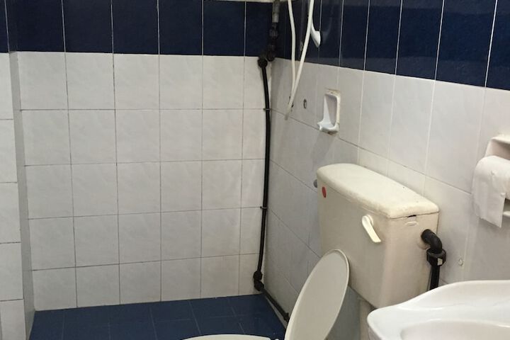 Room 16 of 25