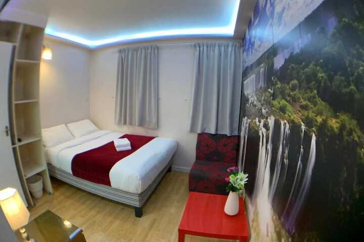 Room 16 of 26