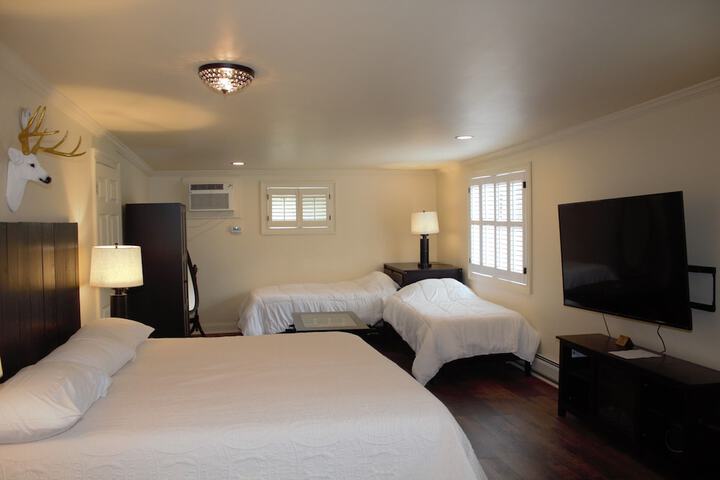 Room 6 of 22