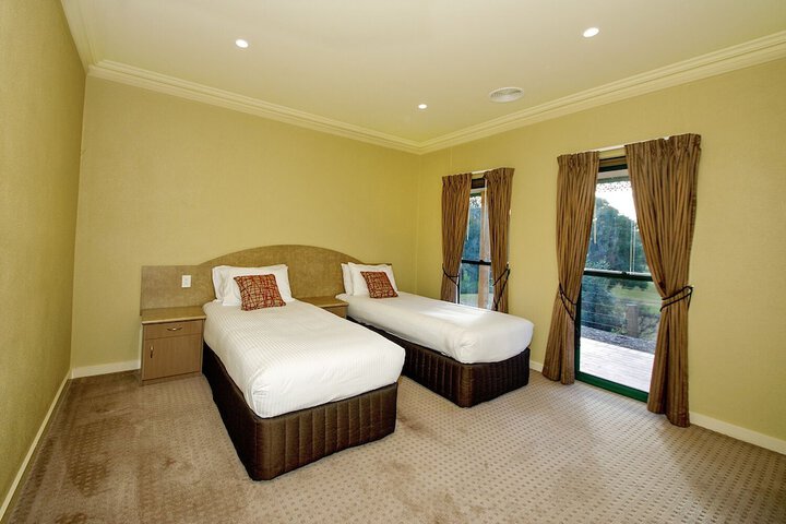 Room 42 of 122