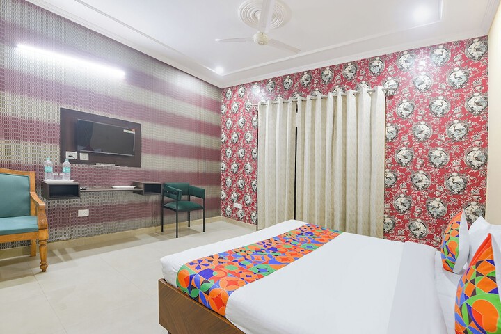 Room 18 of 29
