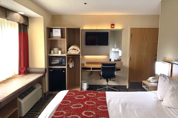 1 King Bed Mobility Accessible (2 of 9)