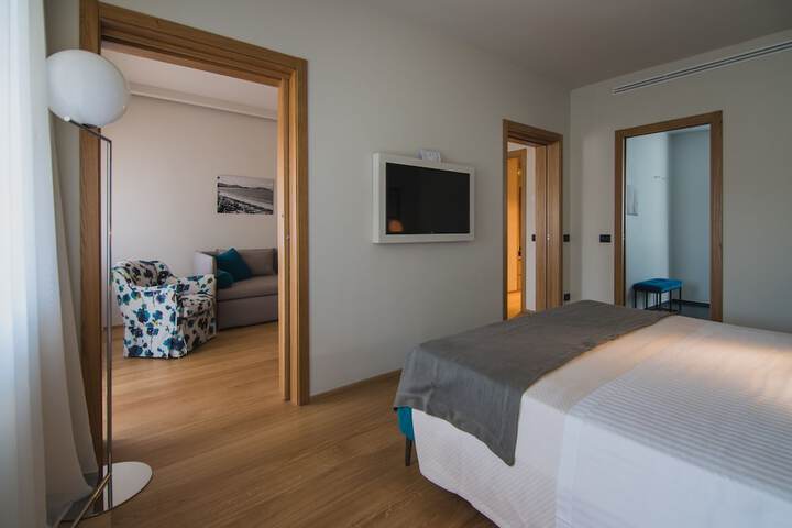 Room 21 of 146