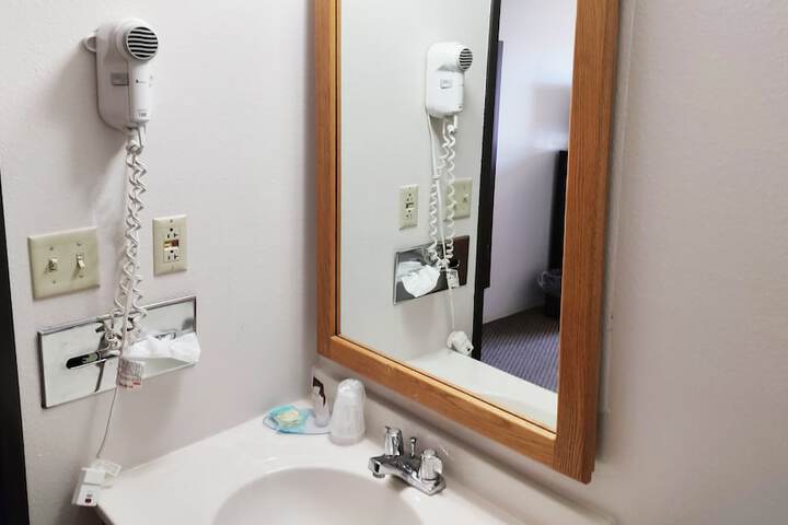 Room 4 of 30