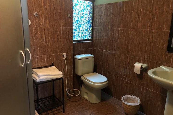 Room 2 of 2