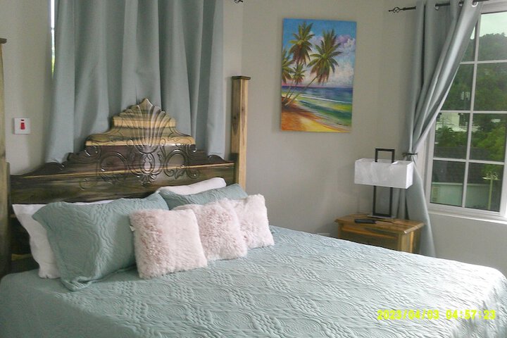 Room 7 of 33