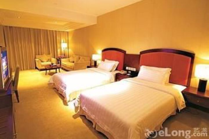 Room 4 of 20