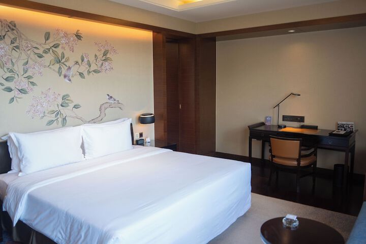 Room 18 of 109