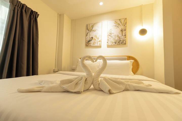 Room 25 of 132