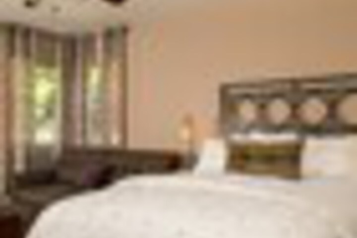Room 5 of 282