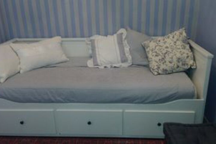 Room 9 of 10