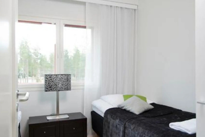 Room 2 of 9