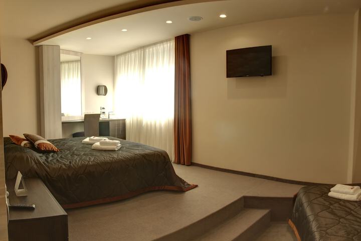 Room 5 of 46