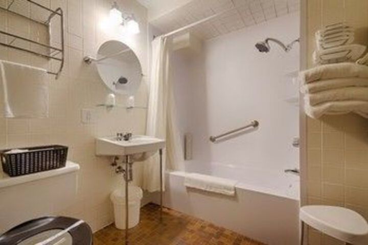 Room 2 of 24