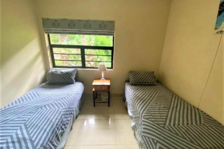 Room 2 of 8