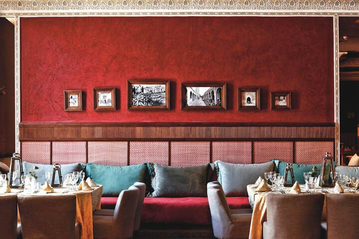 Lounge 61 of 83