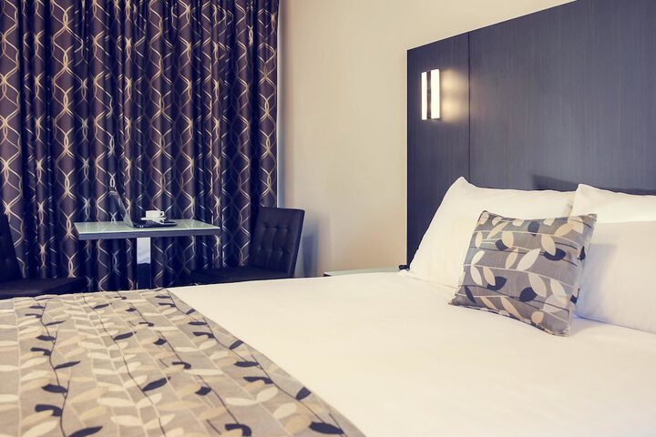 Room 4 of 38