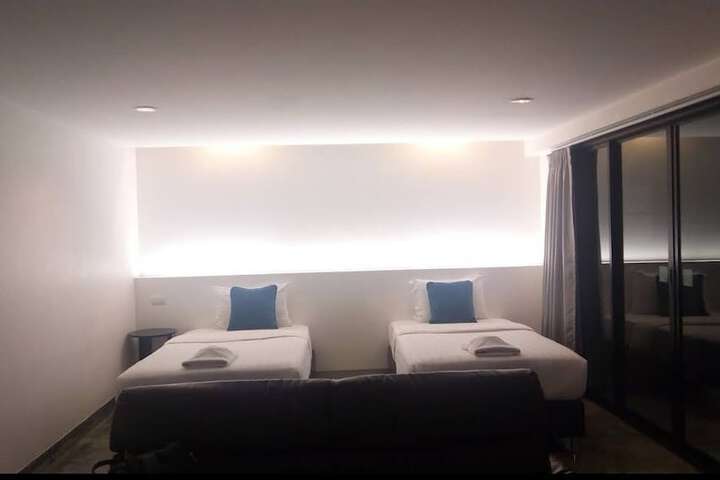 Room 9 of 39