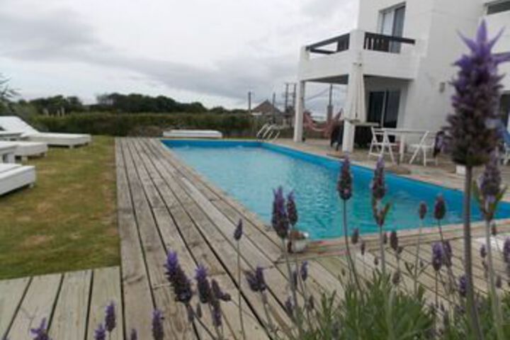 Pool 18 of 25
