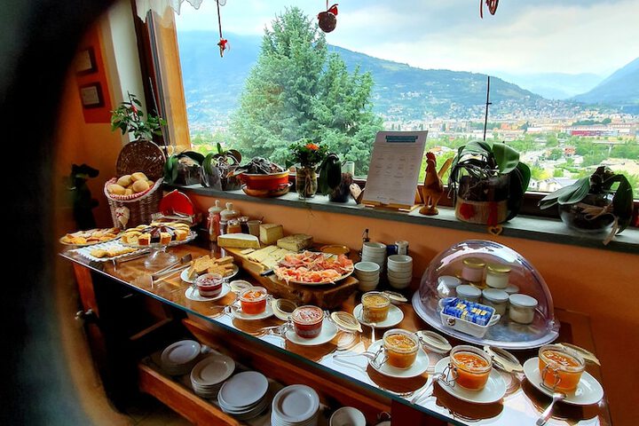 Breakfast/Coffee Service 70 of 110
