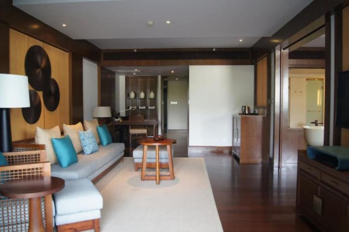 Room 8 of 42