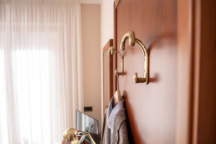 Room 35 of 111