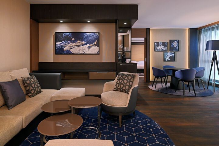 Room 15 of 256