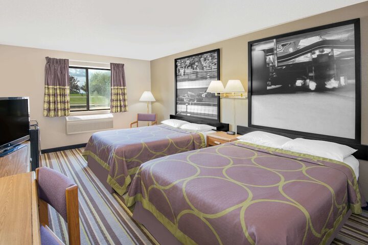 Double Bed Accessible (4 of 6)