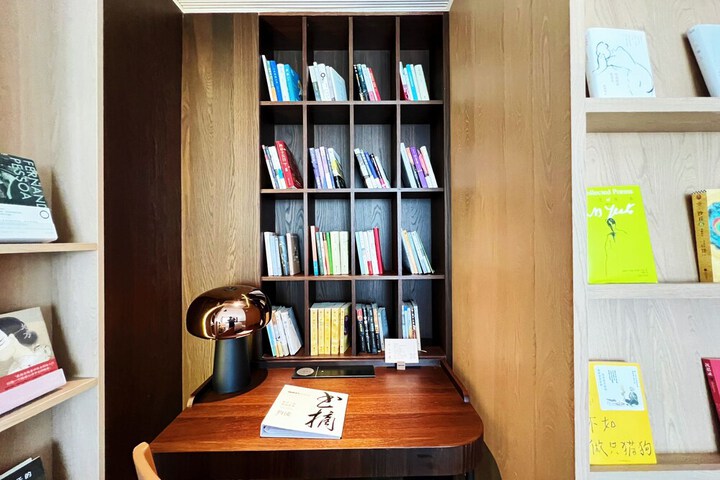 Room 28 of 64