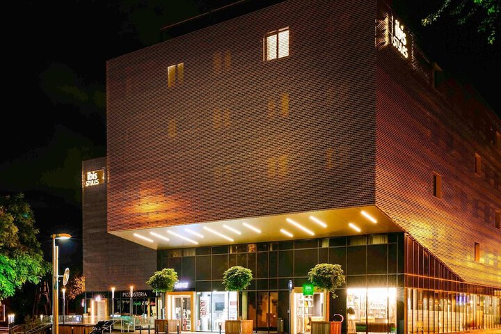 Hotel 87 of 91