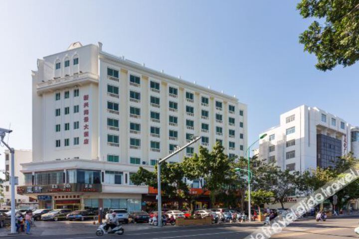 Emerging Seaview Hotel (Sanya First Market)