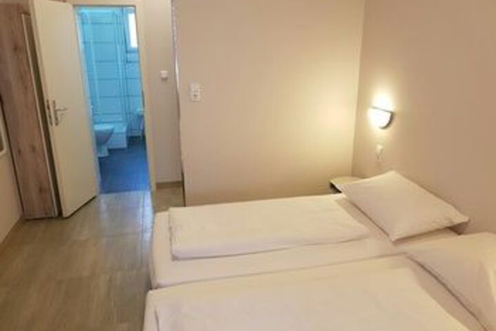 Room 14 of 20