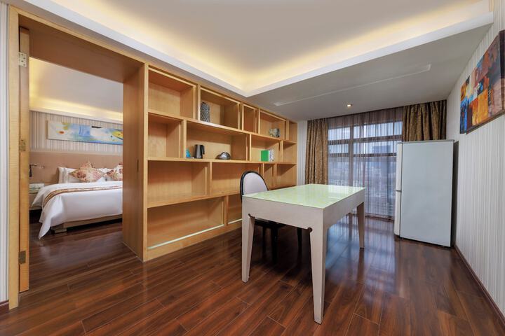 Room 17 of 41