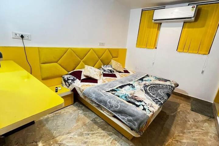Room 10 of 43