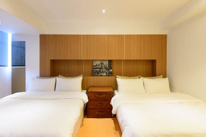 Room 15 of 32