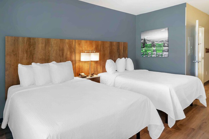 Standard Studio 1 Queen Bed (16 of 26)