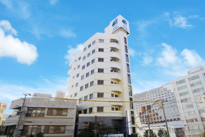 Hotel Entry