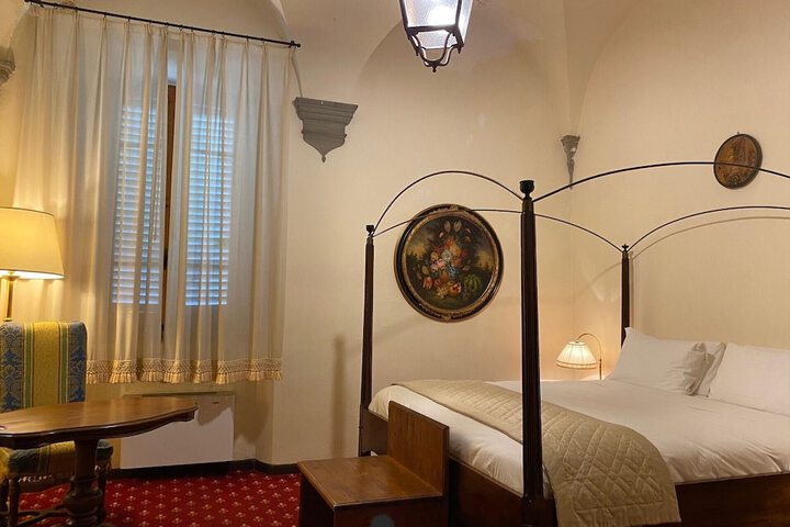 Room 8 of 36