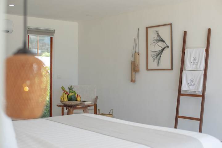 Room 10 of 43