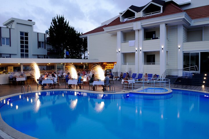 Pool 18 of 26