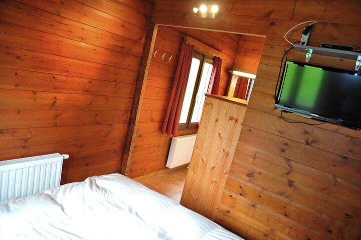 Room 3 of 23